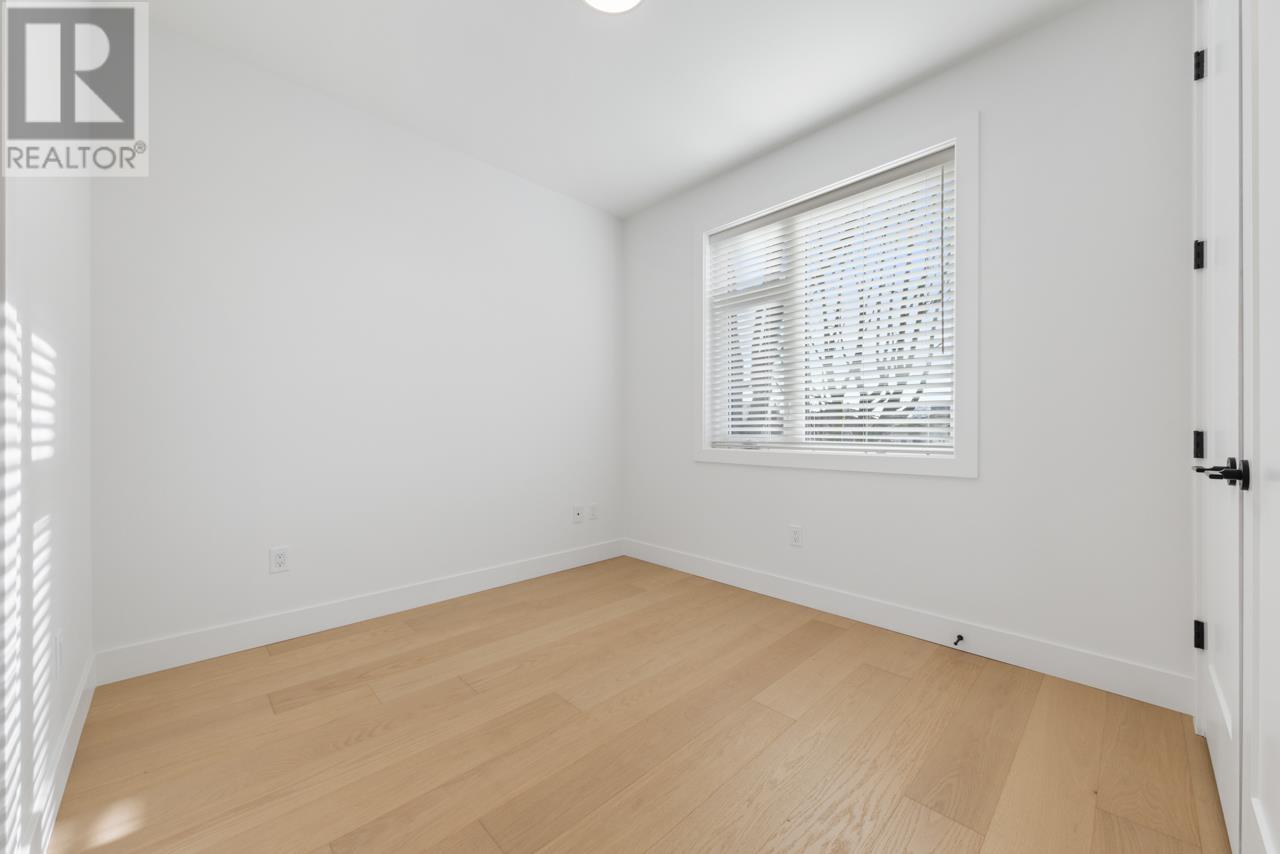 Listing Picture 17 of 26 : 2209 E 7TH AVENUE, Vancouver / 溫哥華 - 魯藝地產 Yvonne Lu Group - MLS Medallion Club Member