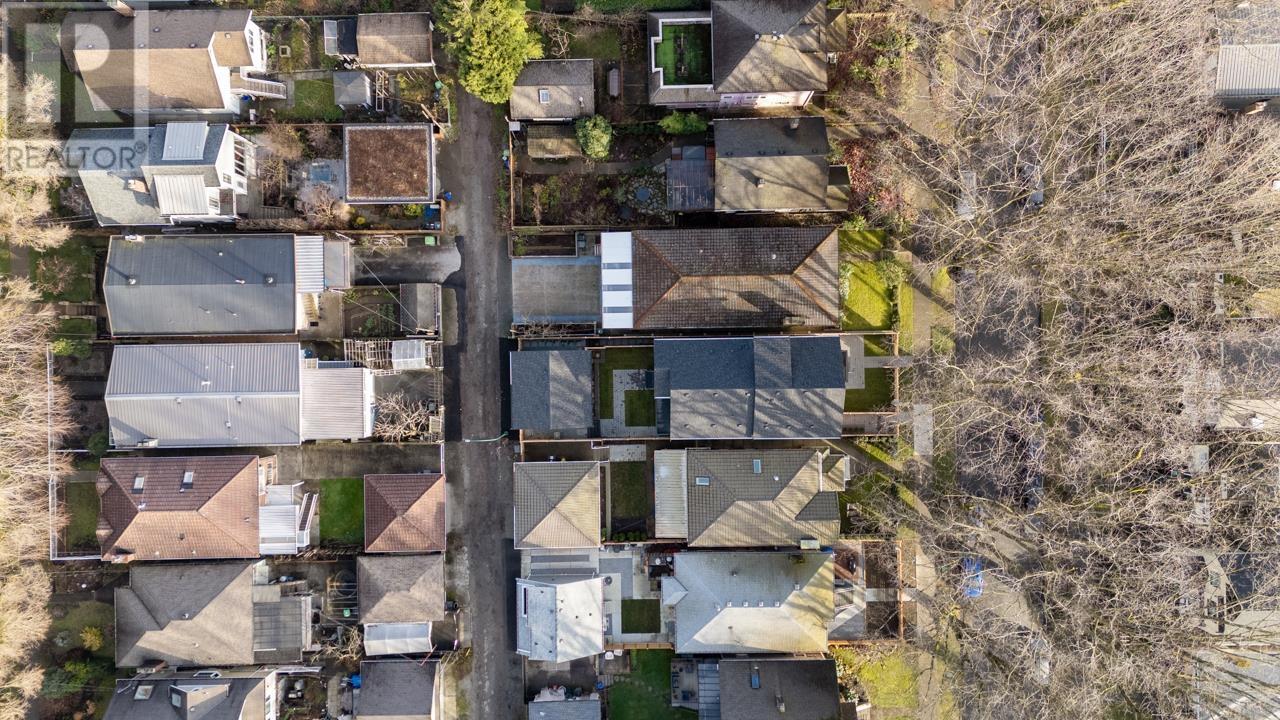 Listing Picture 23 of 26 : 2209 E 7TH AVENUE, Vancouver / 溫哥華 - 魯藝地產 Yvonne Lu Group - MLS Medallion Club Member