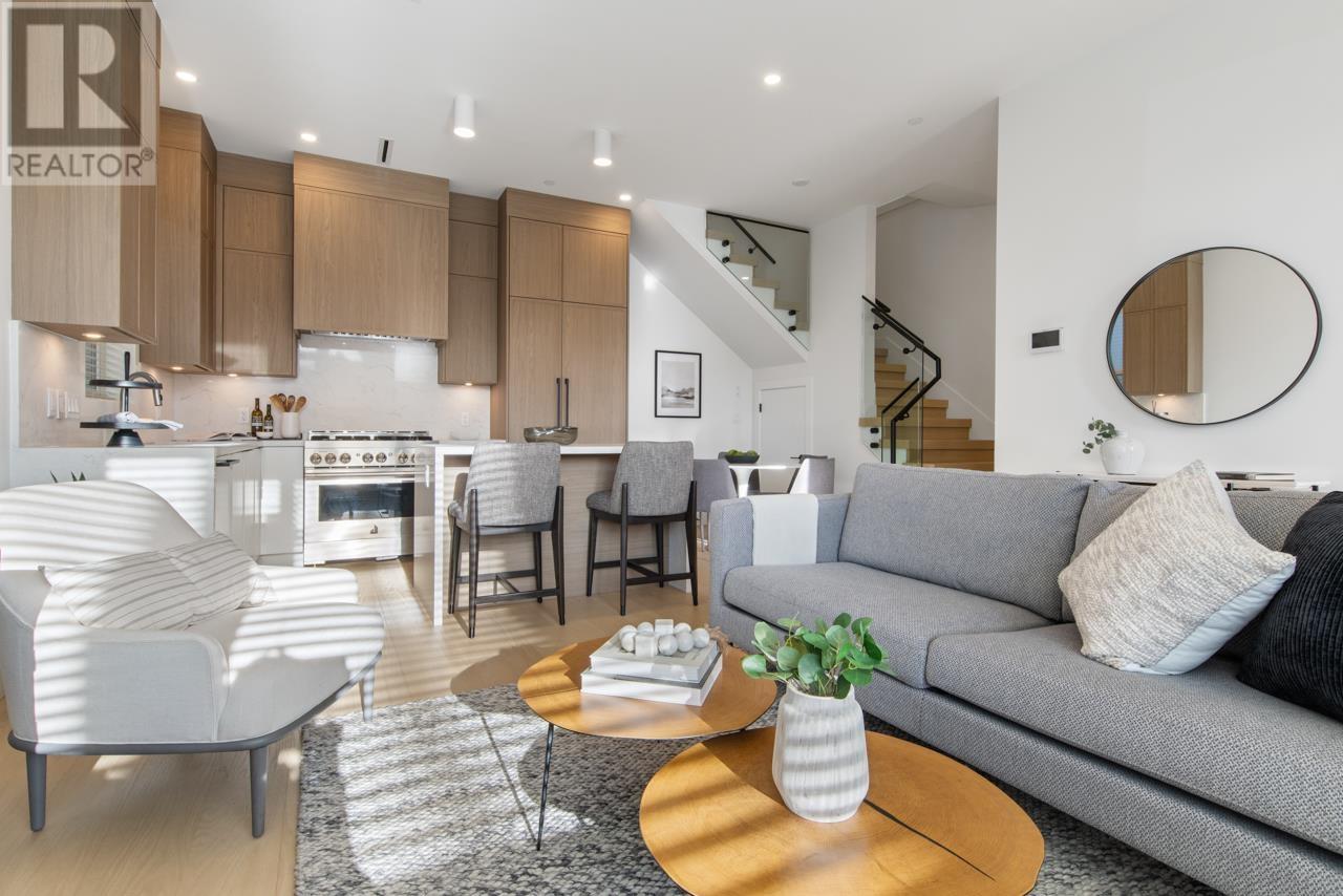 Listing Picture 5 of 26 : 2209 E 7TH AVENUE, Vancouver / 溫哥華 - 魯藝地產 Yvonne Lu Group - MLS Medallion Club Member