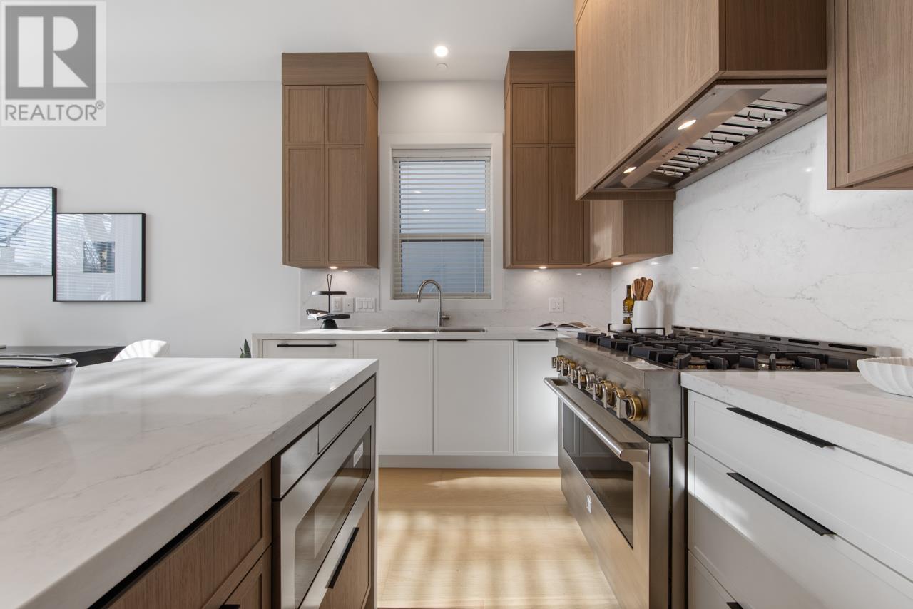 Listing Picture 7 of 26 : 2209 E 7TH AVENUE, Vancouver / 溫哥華 - 魯藝地產 Yvonne Lu Group - MLS Medallion Club Member