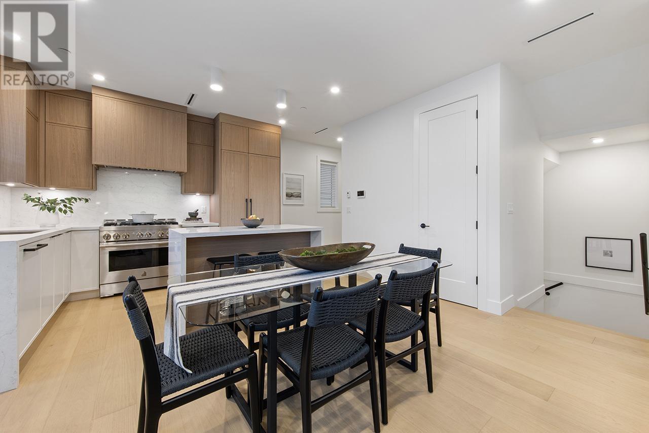 Listing Picture 11 of 34 : 2207 E 7TH AVENUE, Vancouver / 溫哥華 - 魯藝地產 Yvonne Lu Group - MLS Medallion Club Member