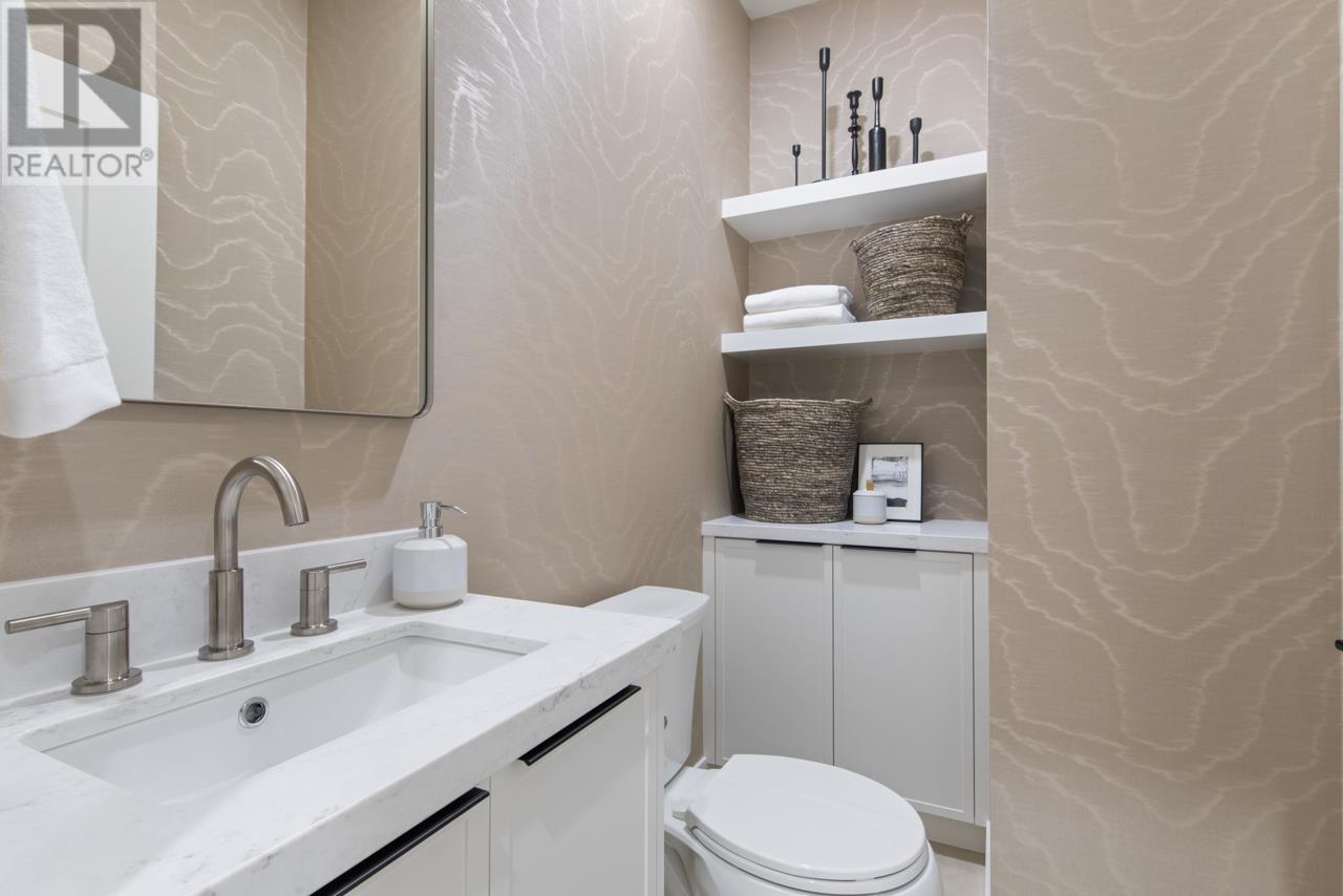 Listing Picture 13 of 34 : 2207 E 7TH AVENUE, Vancouver / 溫哥華 - 魯藝地產 Yvonne Lu Group - MLS Medallion Club Member