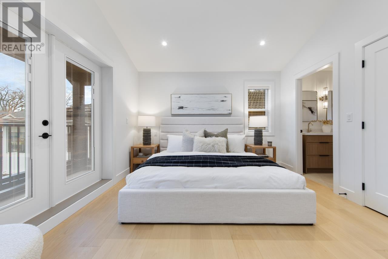 Listing Picture 14 of 34 : 2207 E 7TH AVENUE, Vancouver / 溫哥華 - 魯藝地產 Yvonne Lu Group - MLS Medallion Club Member