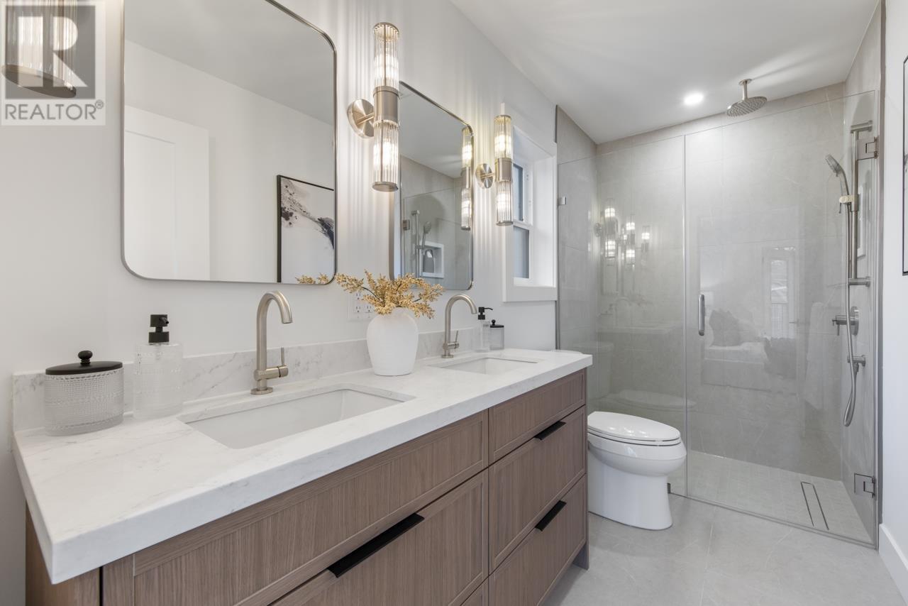 Listing Picture 18 of 34 : 2207 E 7TH AVENUE, Vancouver / 溫哥華 - 魯藝地產 Yvonne Lu Group - MLS Medallion Club Member