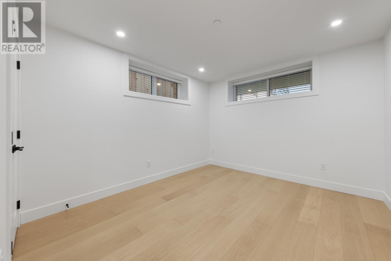 Listing Picture 24 of 34 : 2207 E 7TH AVENUE, Vancouver / 溫哥華 - 魯藝地產 Yvonne Lu Group - MLS Medallion Club Member