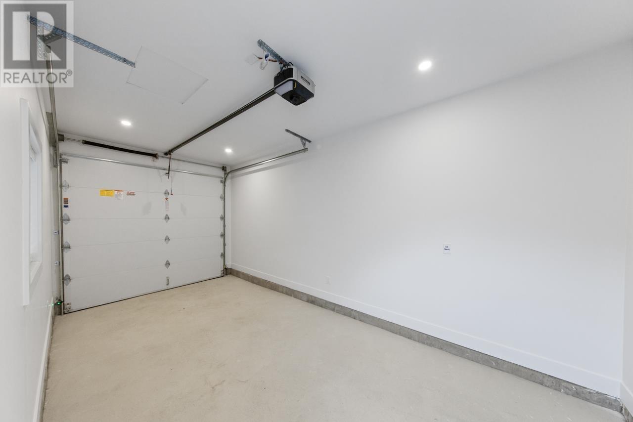 Listing Picture 30 of 34 : 2207 E 7TH AVENUE, Vancouver / 溫哥華 - 魯藝地產 Yvonne Lu Group - MLS Medallion Club Member