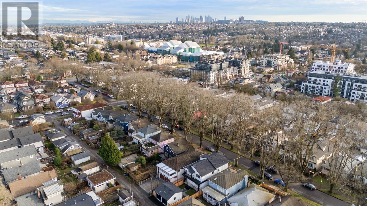 Listing Picture 32 of 34 : 2207 E 7TH AVENUE, Vancouver / 溫哥華 - 魯藝地產 Yvonne Lu Group - MLS Medallion Club Member