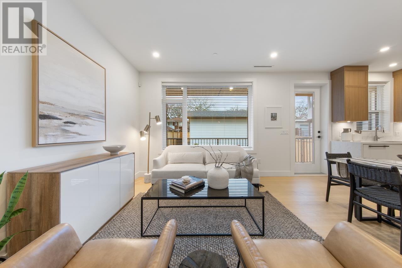 Listing Picture 4 of 34 : 2207 E 7TH AVENUE, Vancouver / 溫哥華 - 魯藝地產 Yvonne Lu Group - MLS Medallion Club Member