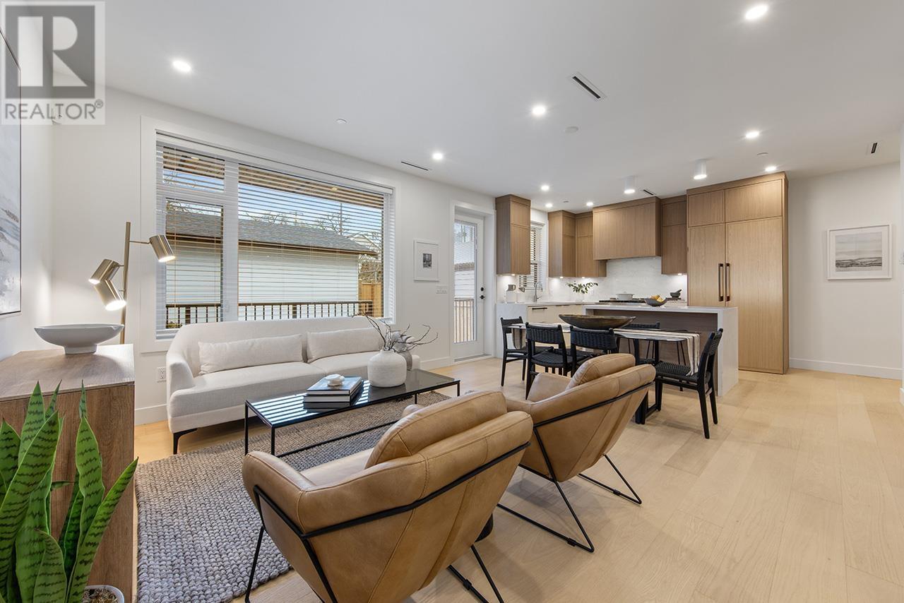 Listing Picture 5 of 34 : 2207 E 7TH AVENUE, Vancouver / 溫哥華 - 魯藝地產 Yvonne Lu Group - MLS Medallion Club Member