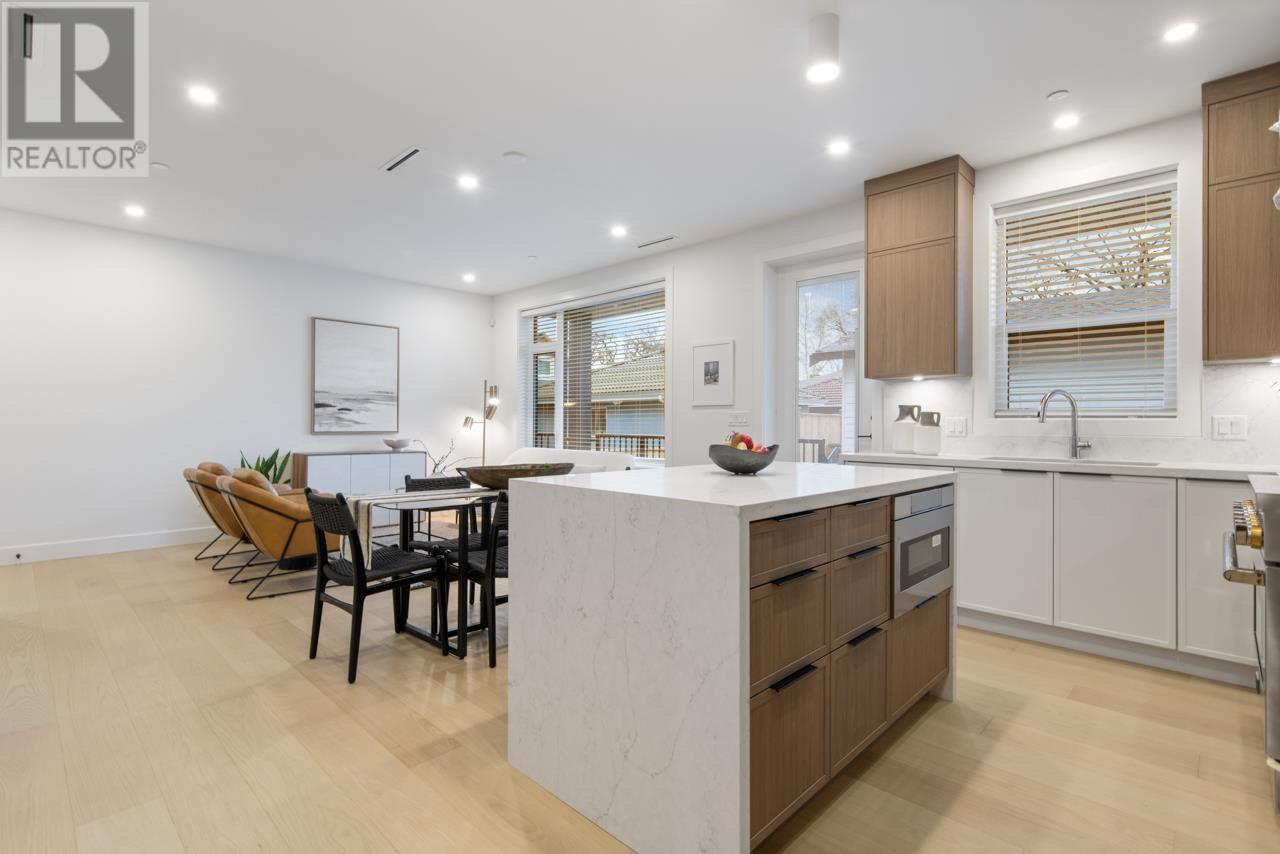 Listing Picture 7 of 34 : 2207 E 7TH AVENUE, Vancouver / 溫哥華 - 魯藝地產 Yvonne Lu Group - MLS Medallion Club Member