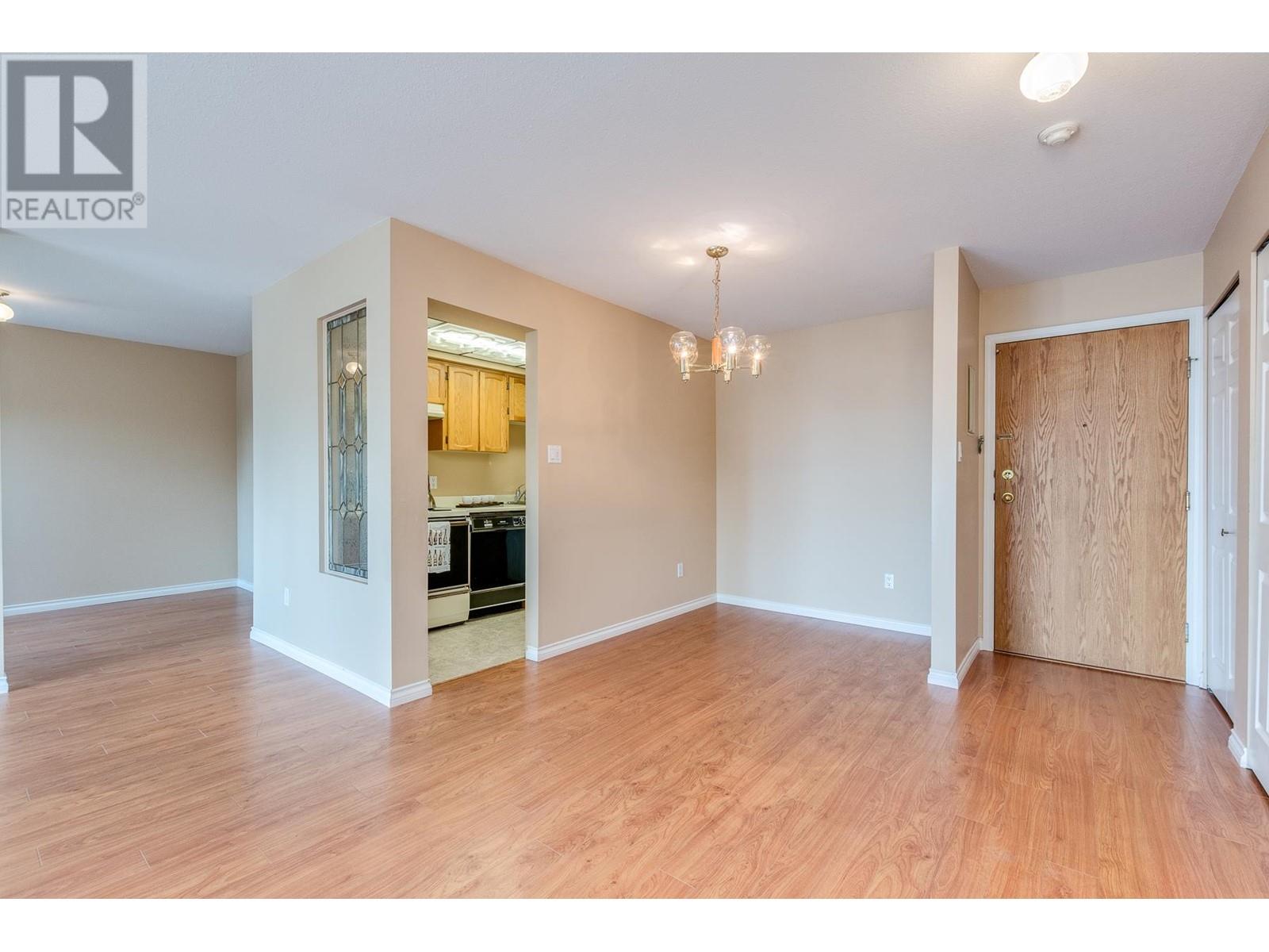 Listing Picture 10 of 35 : 111 5335 HASTINGS STREET, Burnaby / 本拿比 - 魯藝地產 Yvonne Lu Group - MLS Medallion Club Member