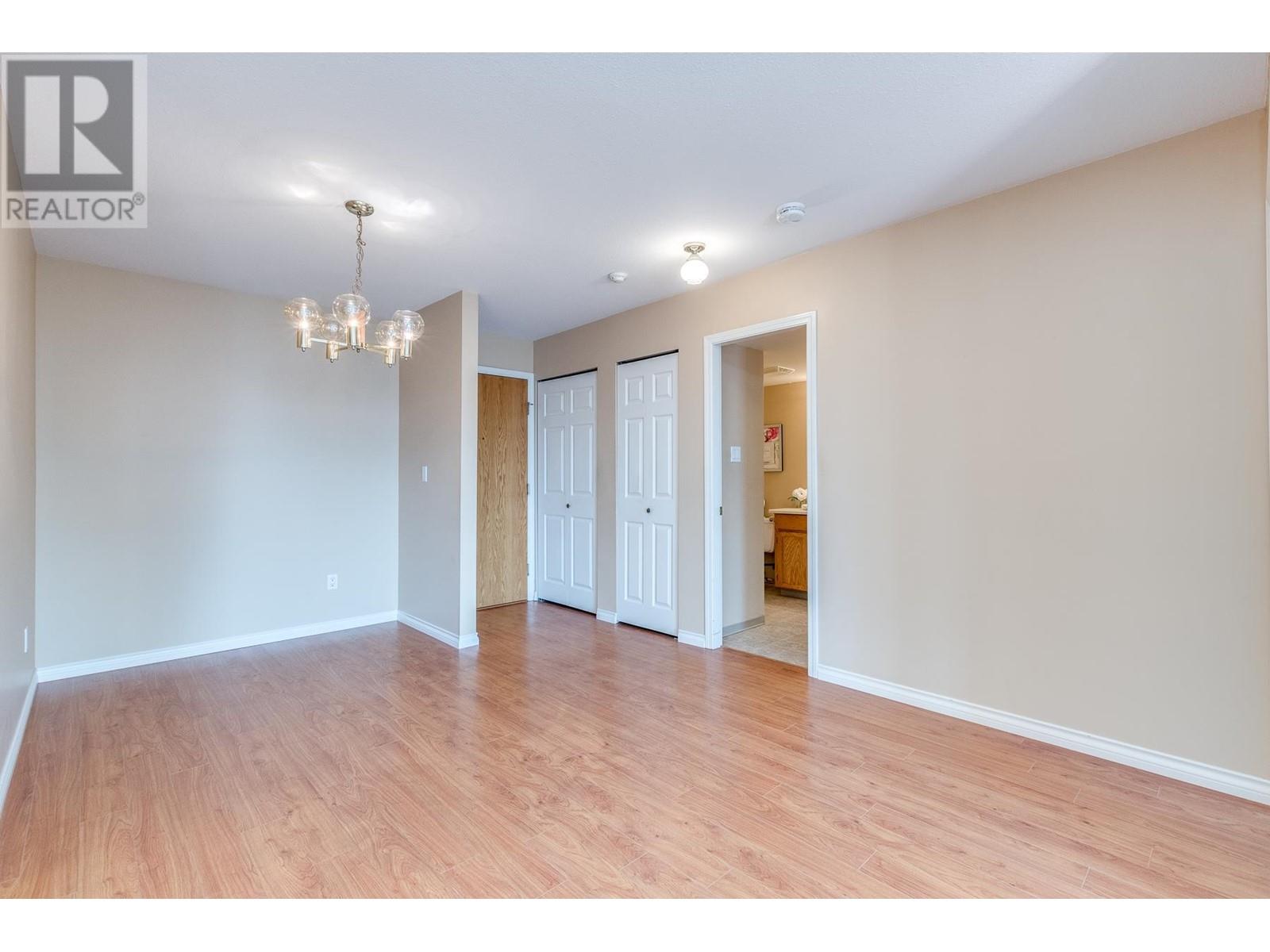 Listing Picture 11 of 35 : 111 5335 HASTINGS STREET, Burnaby / 本拿比 - 魯藝地產 Yvonne Lu Group - MLS Medallion Club Member