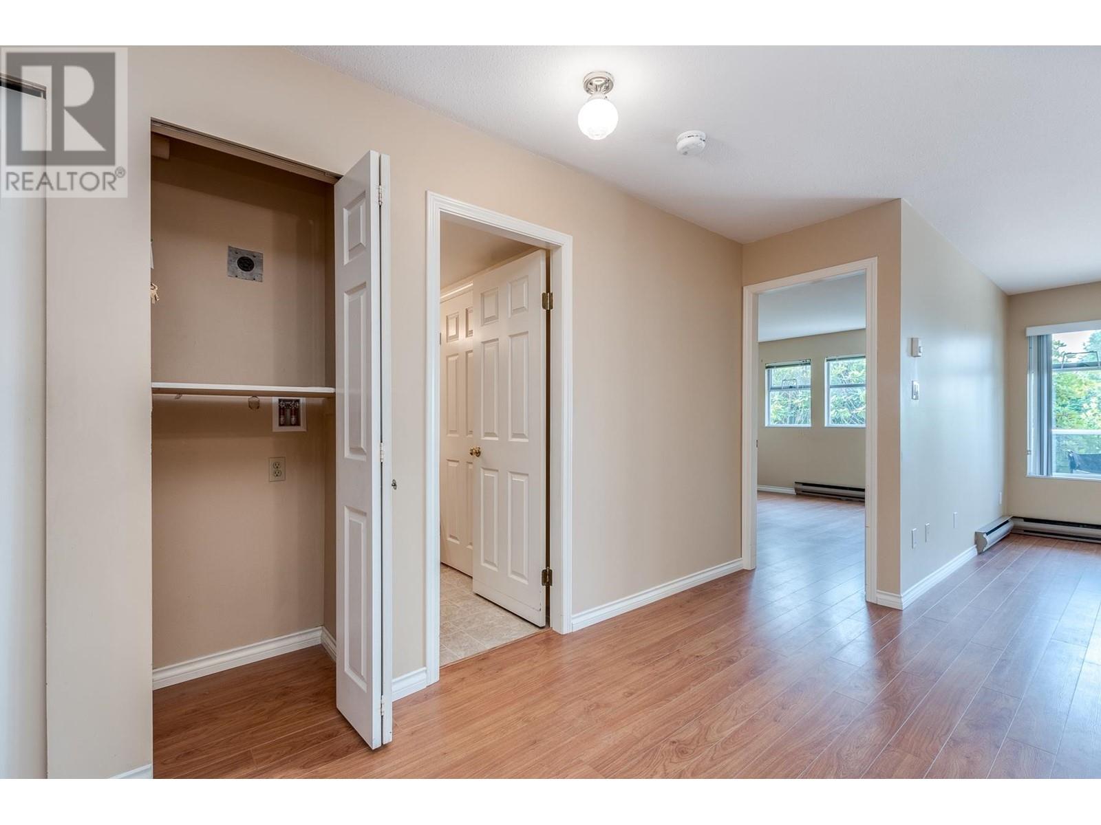 Listing Picture 12 of 35 : 111 5335 HASTINGS STREET, Burnaby / 本拿比 - 魯藝地產 Yvonne Lu Group - MLS Medallion Club Member