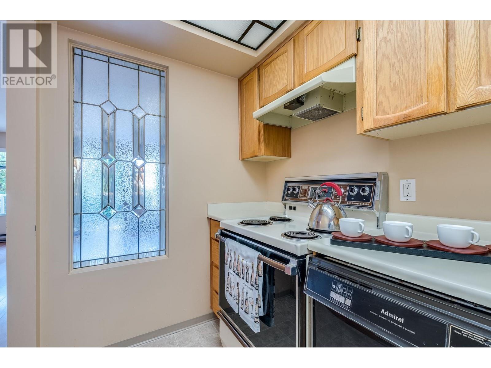 Listing Picture 14 of 35 : 111 5335 HASTINGS STREET, Burnaby / 本拿比 - 魯藝地產 Yvonne Lu Group - MLS Medallion Club Member