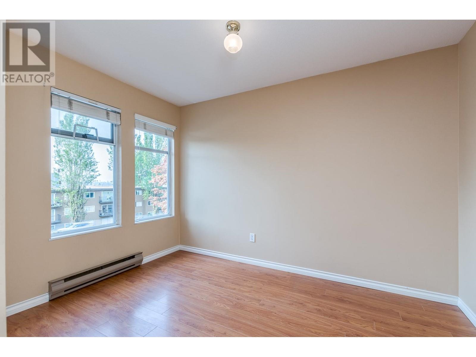 Listing Picture 22 of 35 : 111 5335 HASTINGS STREET, Burnaby / 本拿比 - 魯藝地產 Yvonne Lu Group - MLS Medallion Club Member