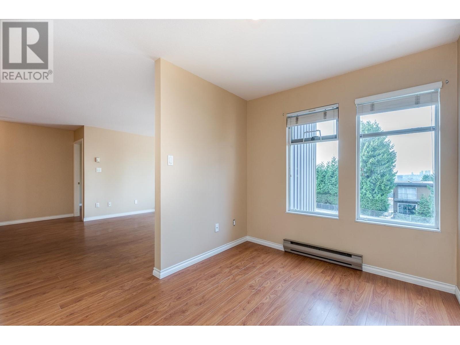 Listing Picture 24 of 35 : 111 5335 HASTINGS STREET, Burnaby / 本拿比 - 魯藝地產 Yvonne Lu Group - MLS Medallion Club Member