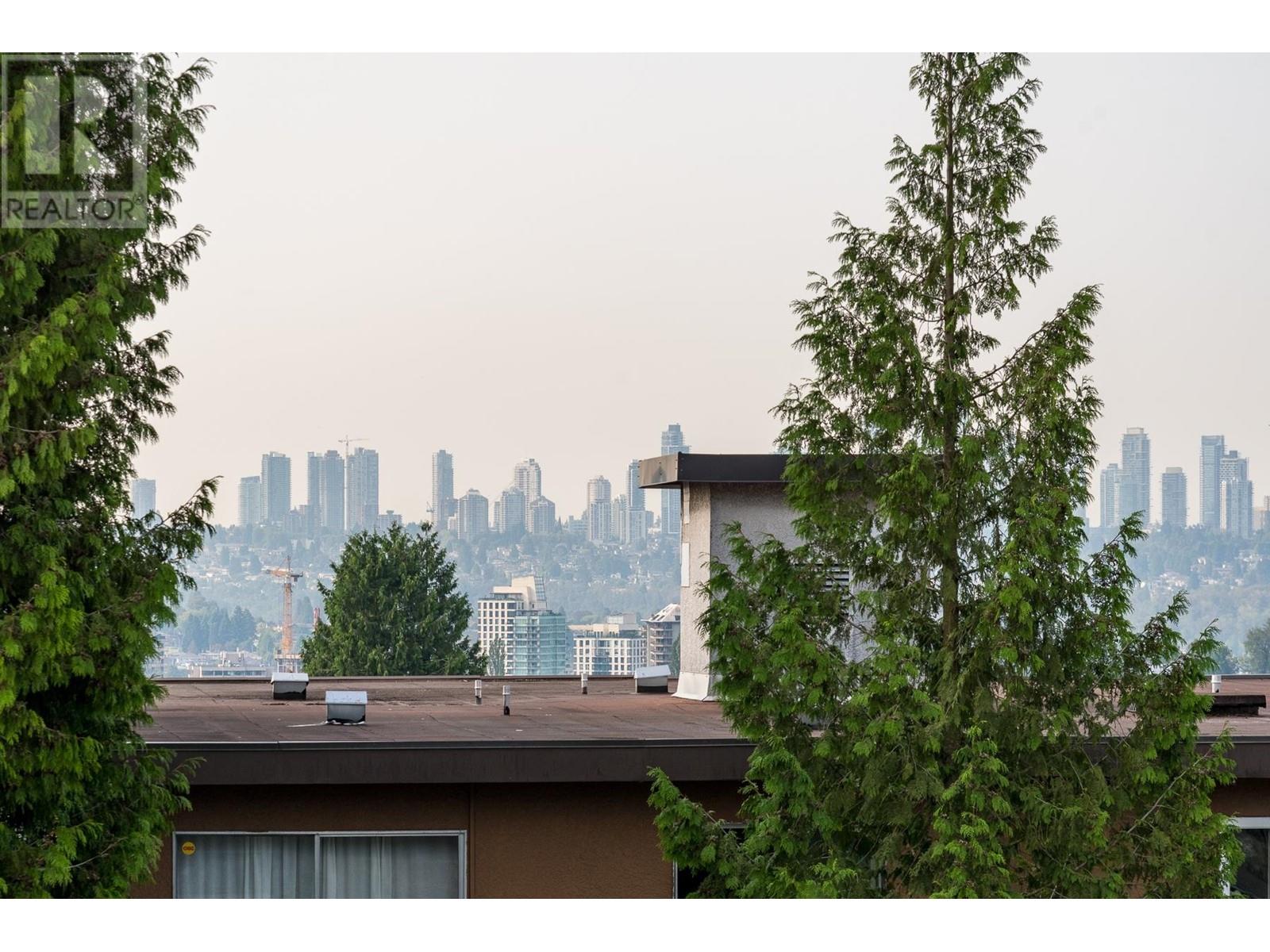 Listing Picture 27 of 35 : 111 5335 HASTINGS STREET, Burnaby / 本拿比 - 魯藝地產 Yvonne Lu Group - MLS Medallion Club Member