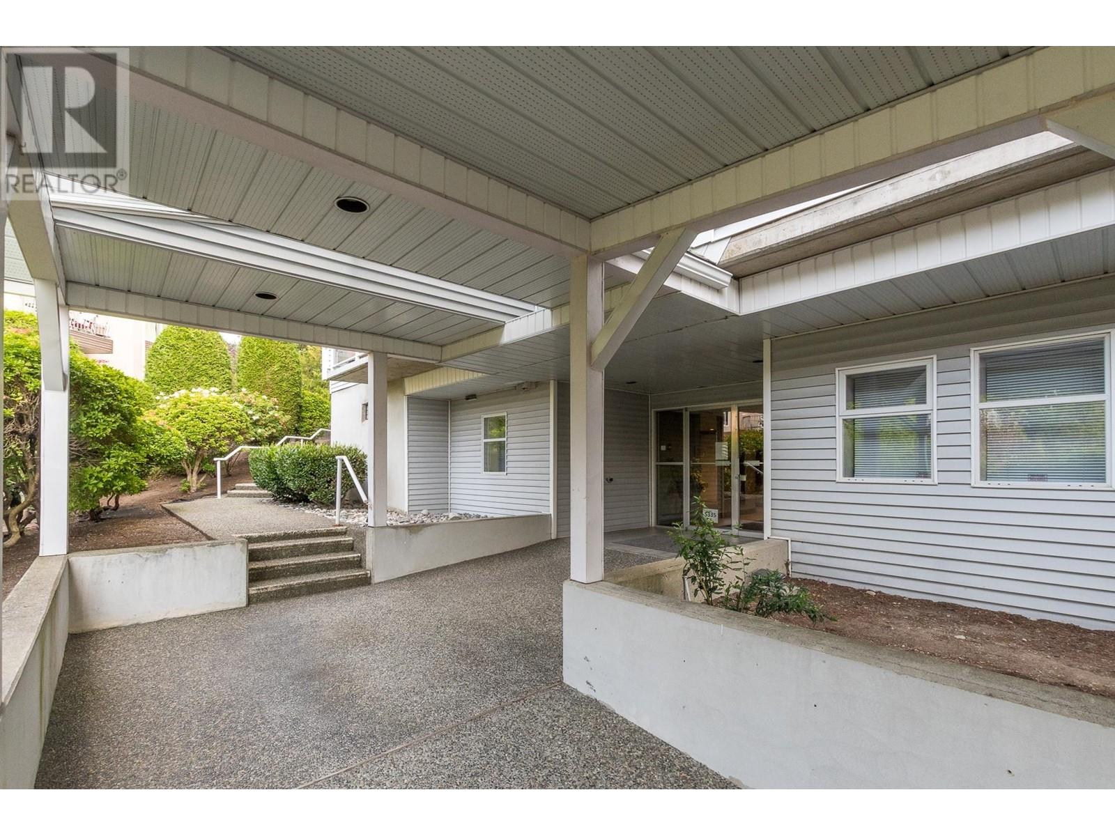 Listing Picture 32 of 35 : 111 5335 HASTINGS STREET, Burnaby / 本拿比 - 魯藝地產 Yvonne Lu Group - MLS Medallion Club Member