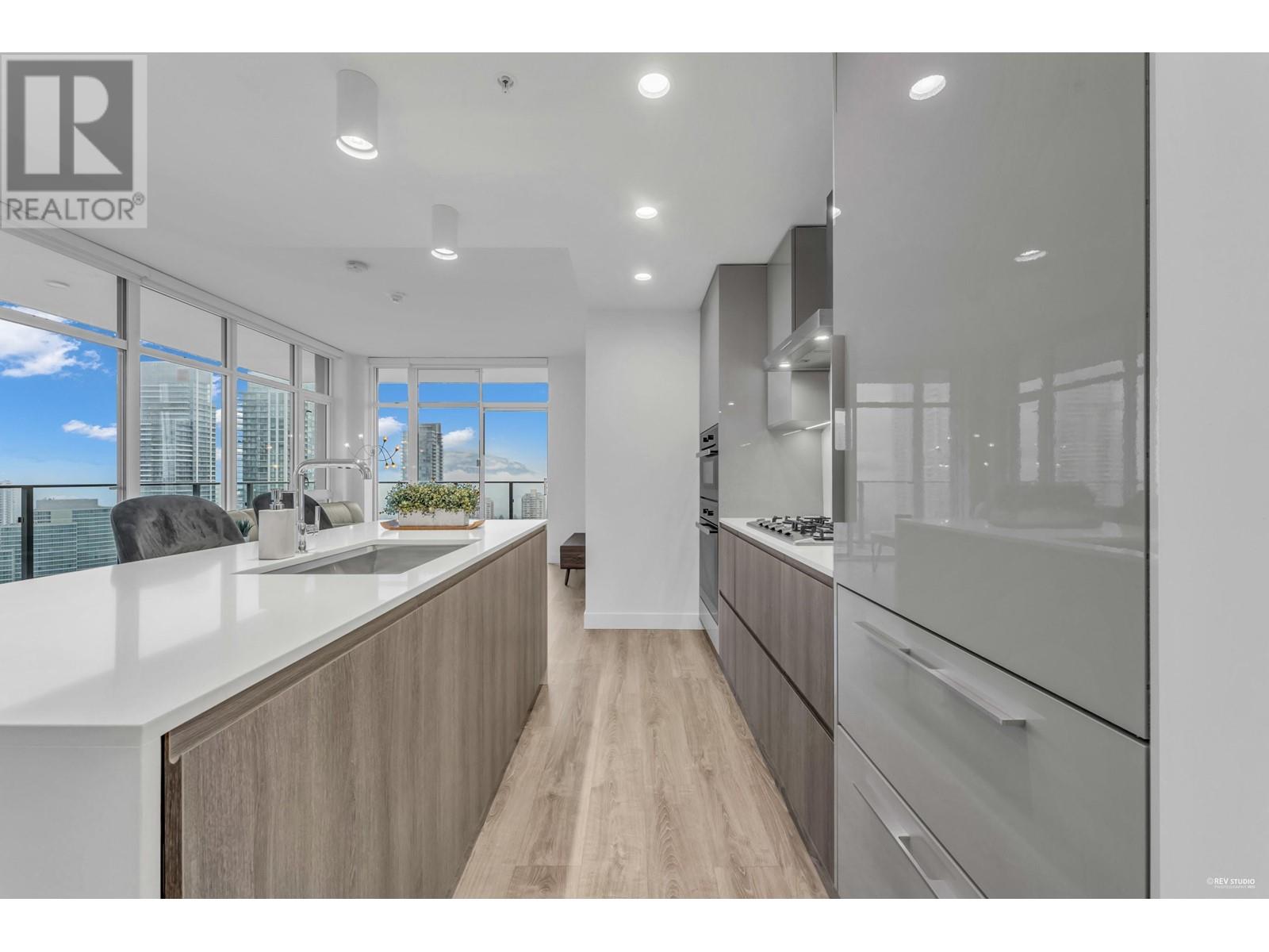 Listing Picture 8 of 35 : 2008 6511 SUSSEX AVENUE, Burnaby / 本拿比 - 魯藝地產 Yvonne Lu Group - MLS Medallion Club Member