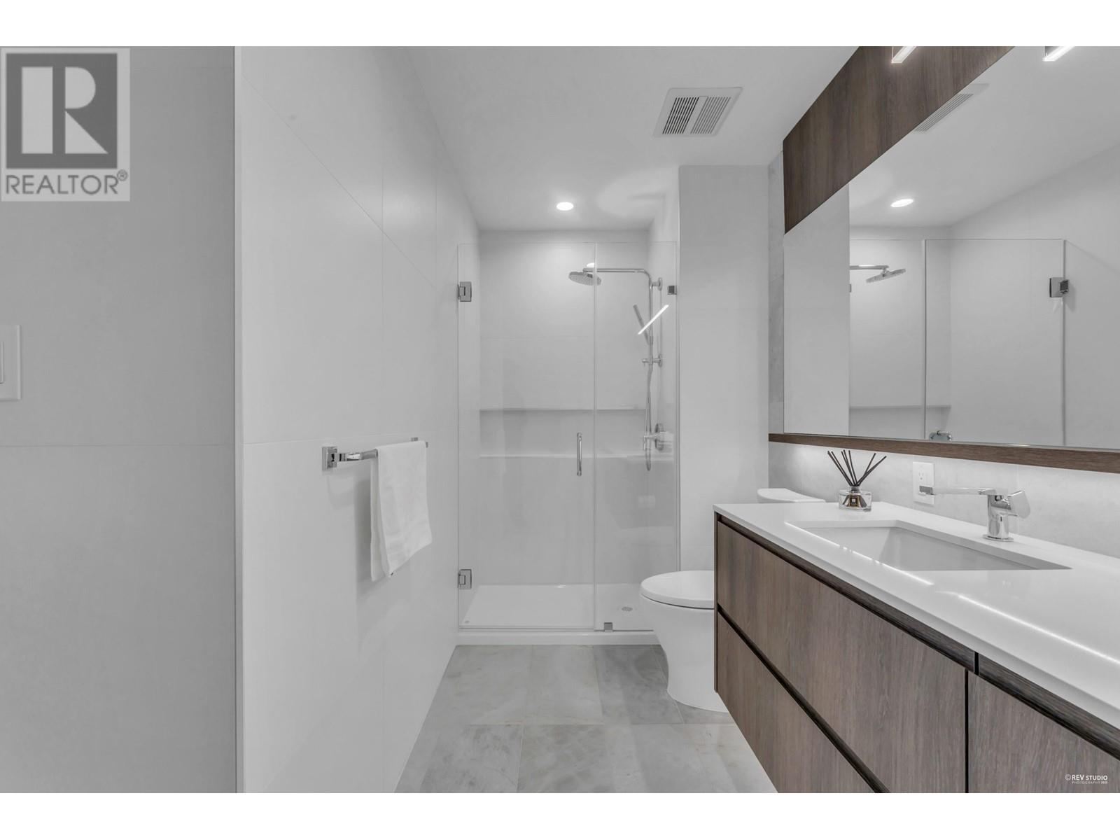 Listing Picture 24 of 35 : 2008 6511 SUSSEX AVENUE, Burnaby / 本拿比 - 魯藝地產 Yvonne Lu Group - MLS Medallion Club Member