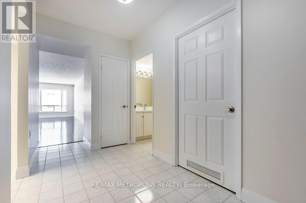 204 - 405 Erb Street W, Waterloo, Ontario  N2L 1W7 - Photo 11 - X11918173