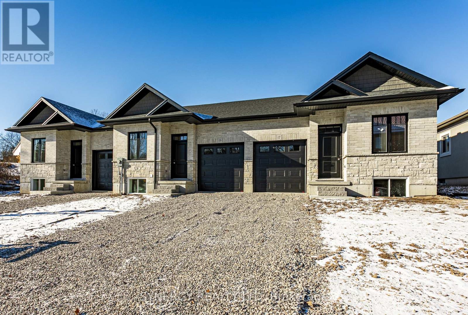 17 John Pound Road S, Tillsonburg, Ontario  N4G 5X3 - Photo 4 - X11886275