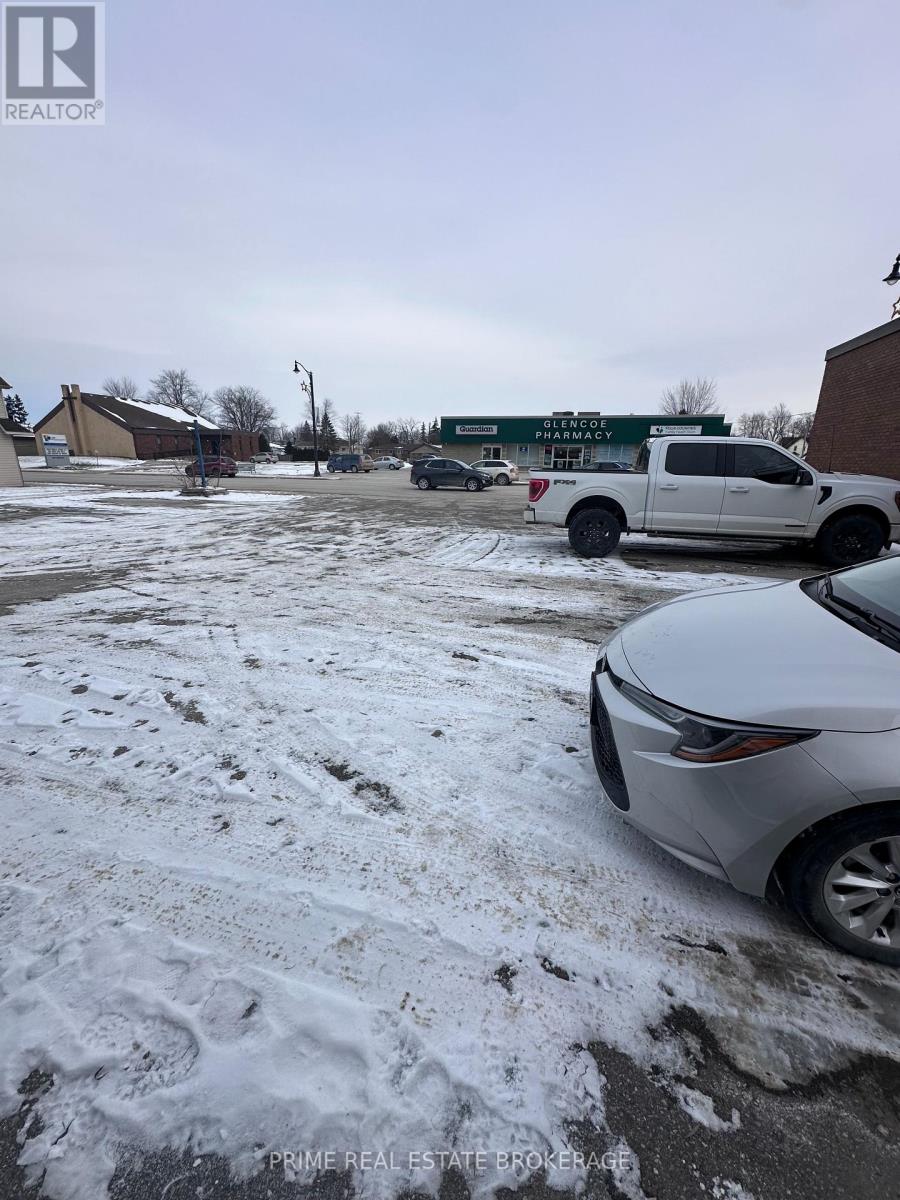 254 Main Street W, Southwest Middlesex, Ontario  N0L 1M0 - Photo 2 - X11918326