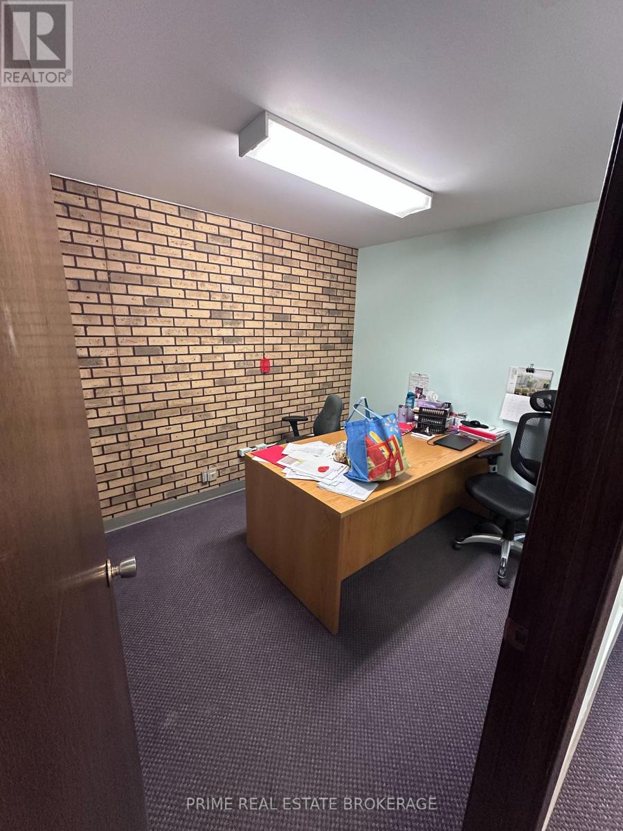 254 Main Street W, Southwest Middlesex, Ontario  N0L 1M0 - Photo 6 - X11918326