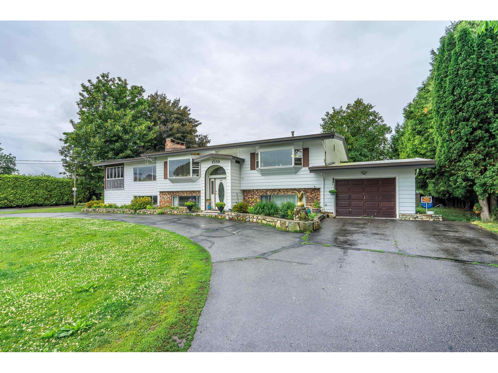 Property at 1559 WHATCOM ROAD image 4
