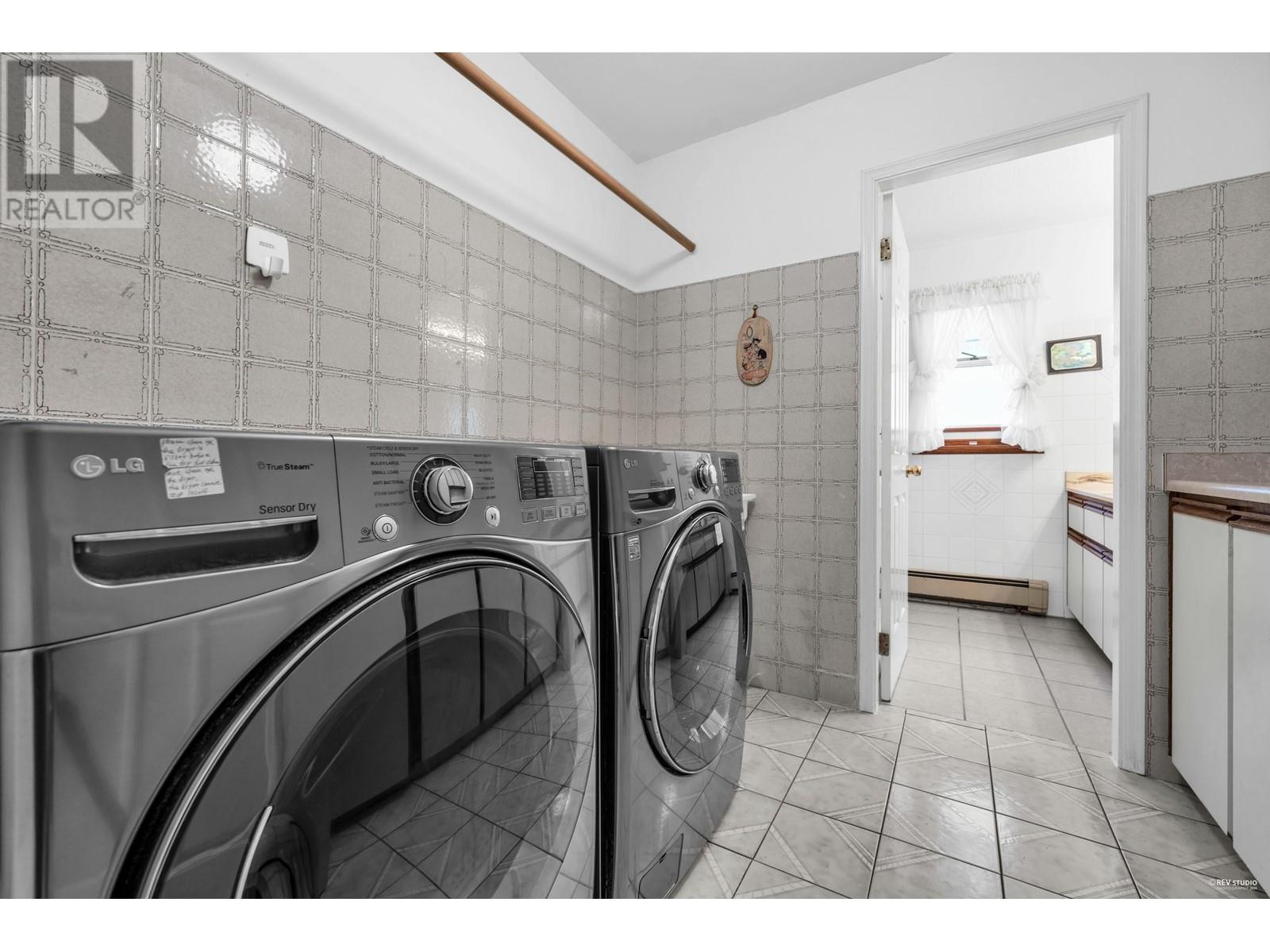 Listing Picture 18 of 28 : 2218 UPLAND DRIVE, Vancouver / 溫哥華 - 魯藝地產 Yvonne Lu Group - MLS Medallion Club Member