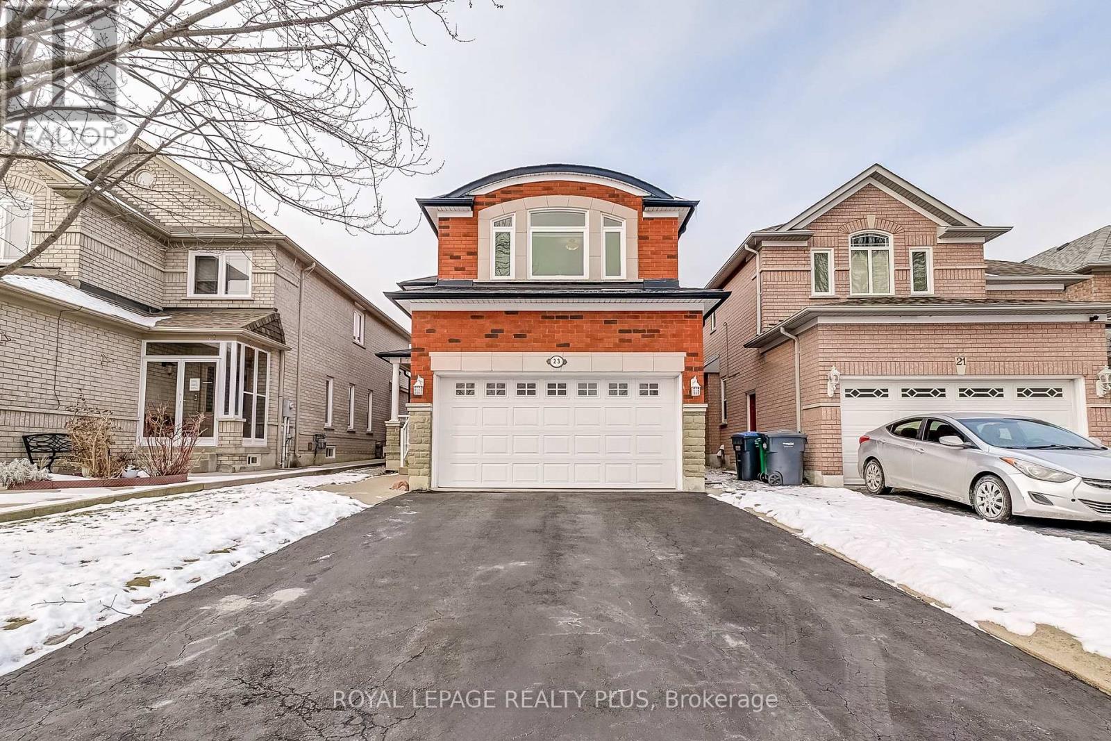 23 Pacific Wind Crescent, Brampton, Ontario  L6R 1Z9 - Photo 3 - W11918410