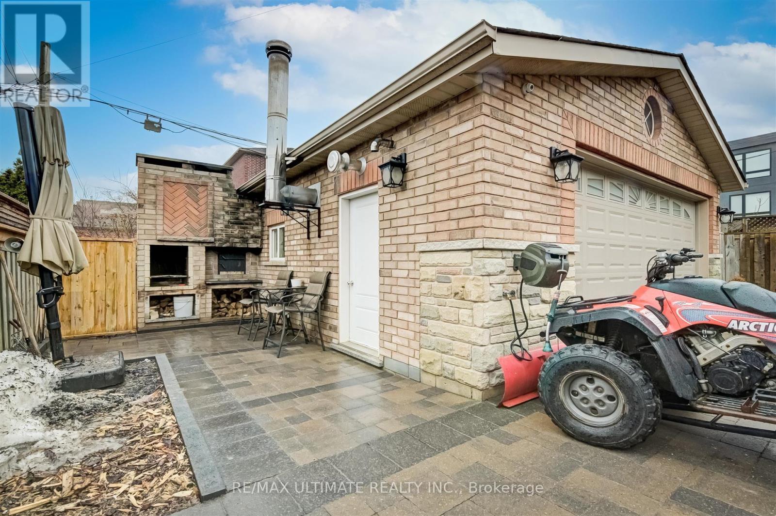 21 Thornton Avenue, Toronto, Ontario  M6E 2E3 - Photo 29 - W11918431