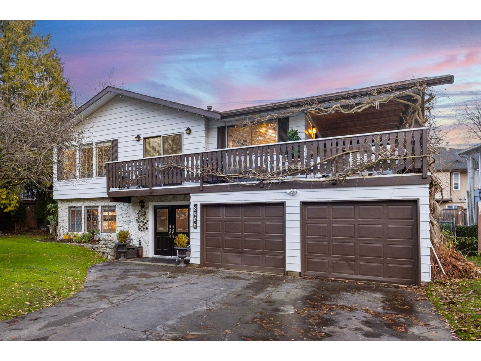 8906 EDINBURGH DRIVE, surrey, British Columbia