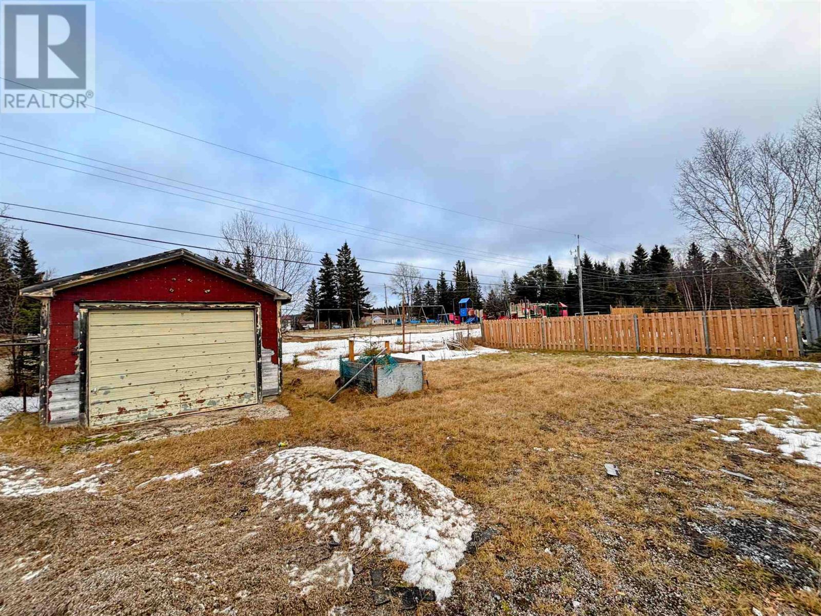 25 Sund Cres, Marathon, Ontario  P0T 2E0 - Photo 11 - TB250053