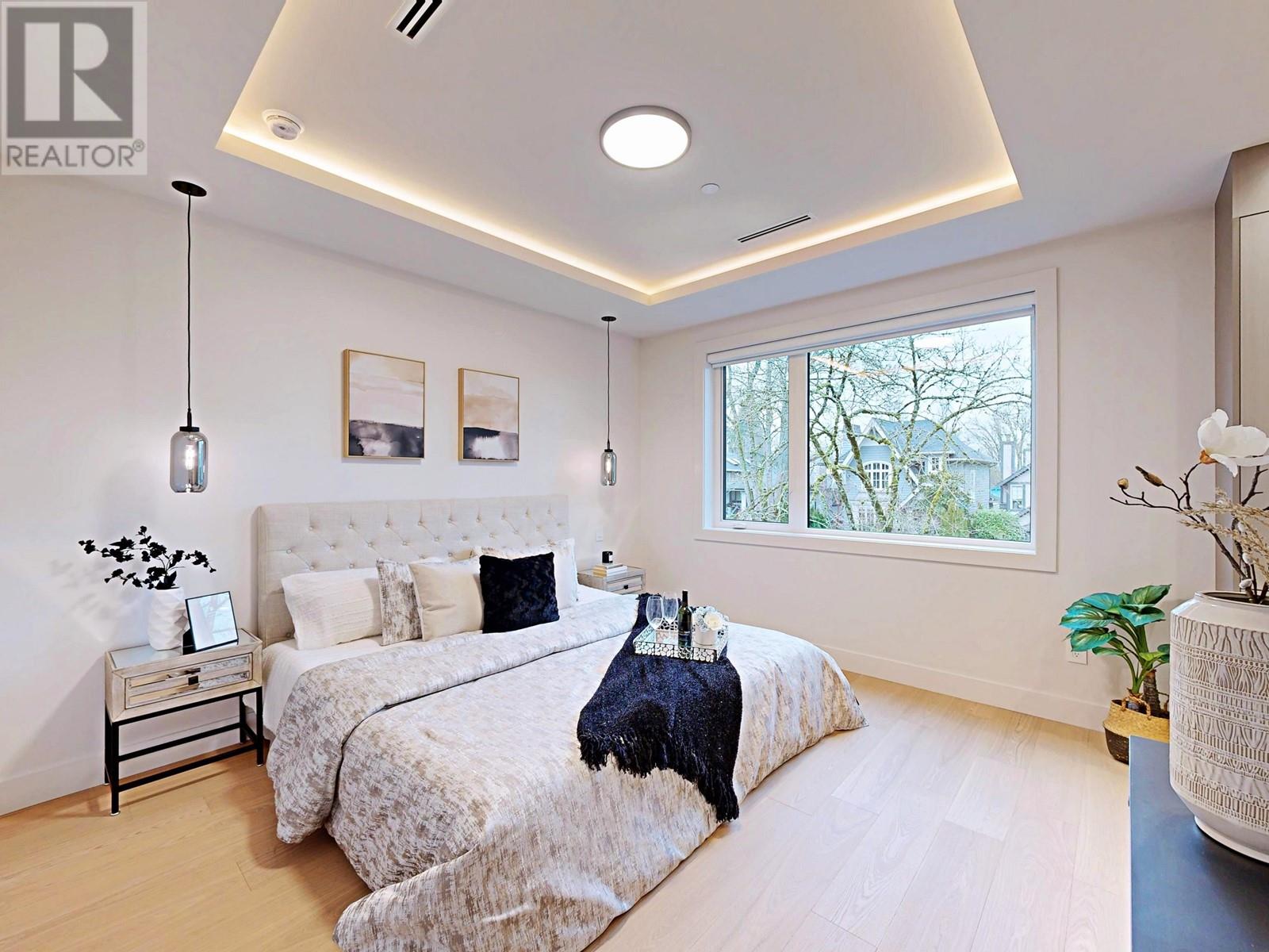 Listing Picture 17 of 37 : 1 3466 W 22ND AVENUE, Vancouver / 溫哥華 - 魯藝地產 Yvonne Lu Group - MLS Medallion Club Member