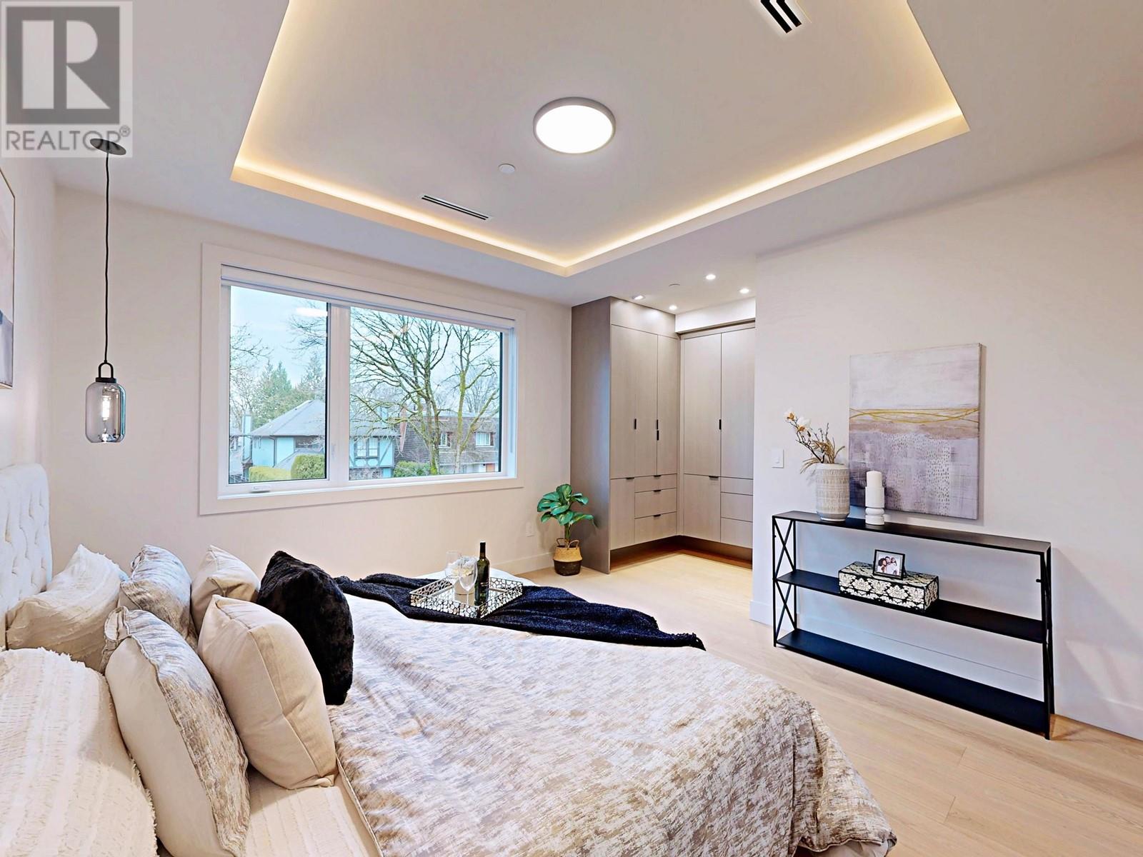 Listing Picture 18 of 37 : 1 3466 W 22ND AVENUE, Vancouver / 溫哥華 - 魯藝地產 Yvonne Lu Group - MLS Medallion Club Member