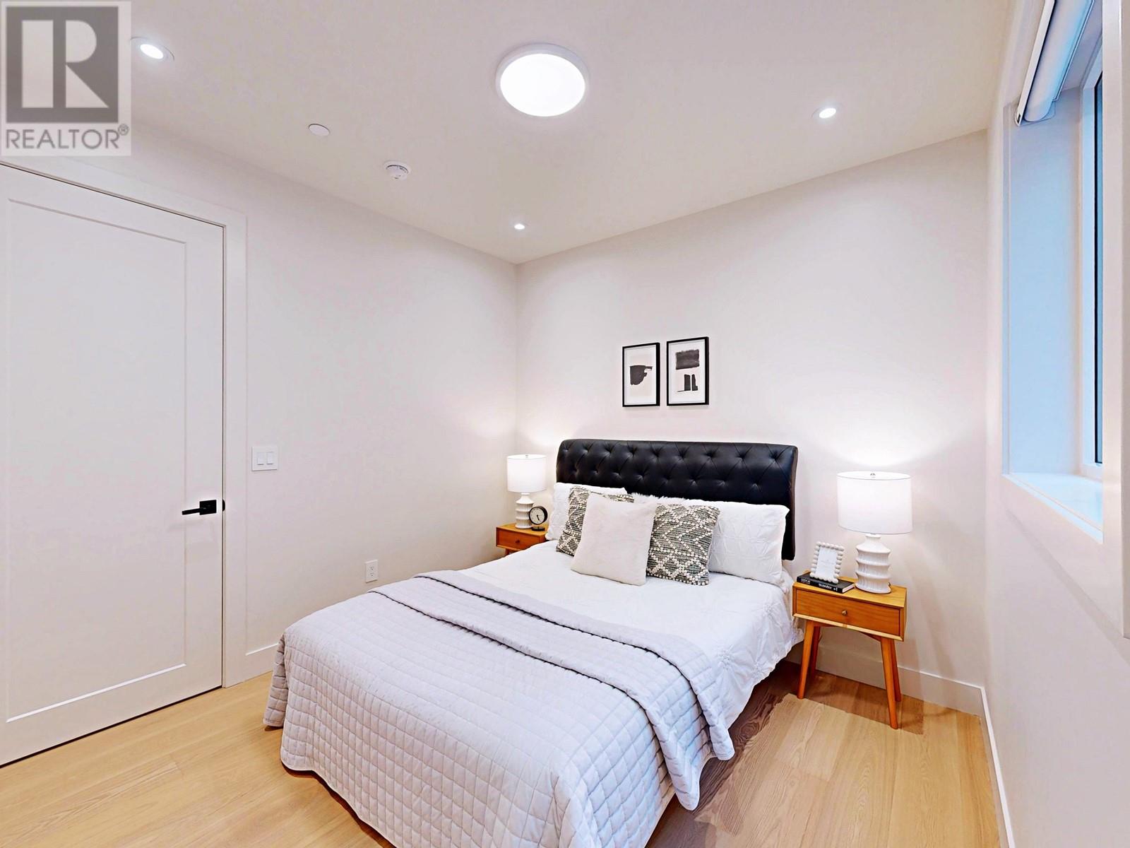 Listing Picture 27 of 37 : 1 3466 W 22ND AVENUE, Vancouver / 溫哥華 - 魯藝地產 Yvonne Lu Group - MLS Medallion Club Member
