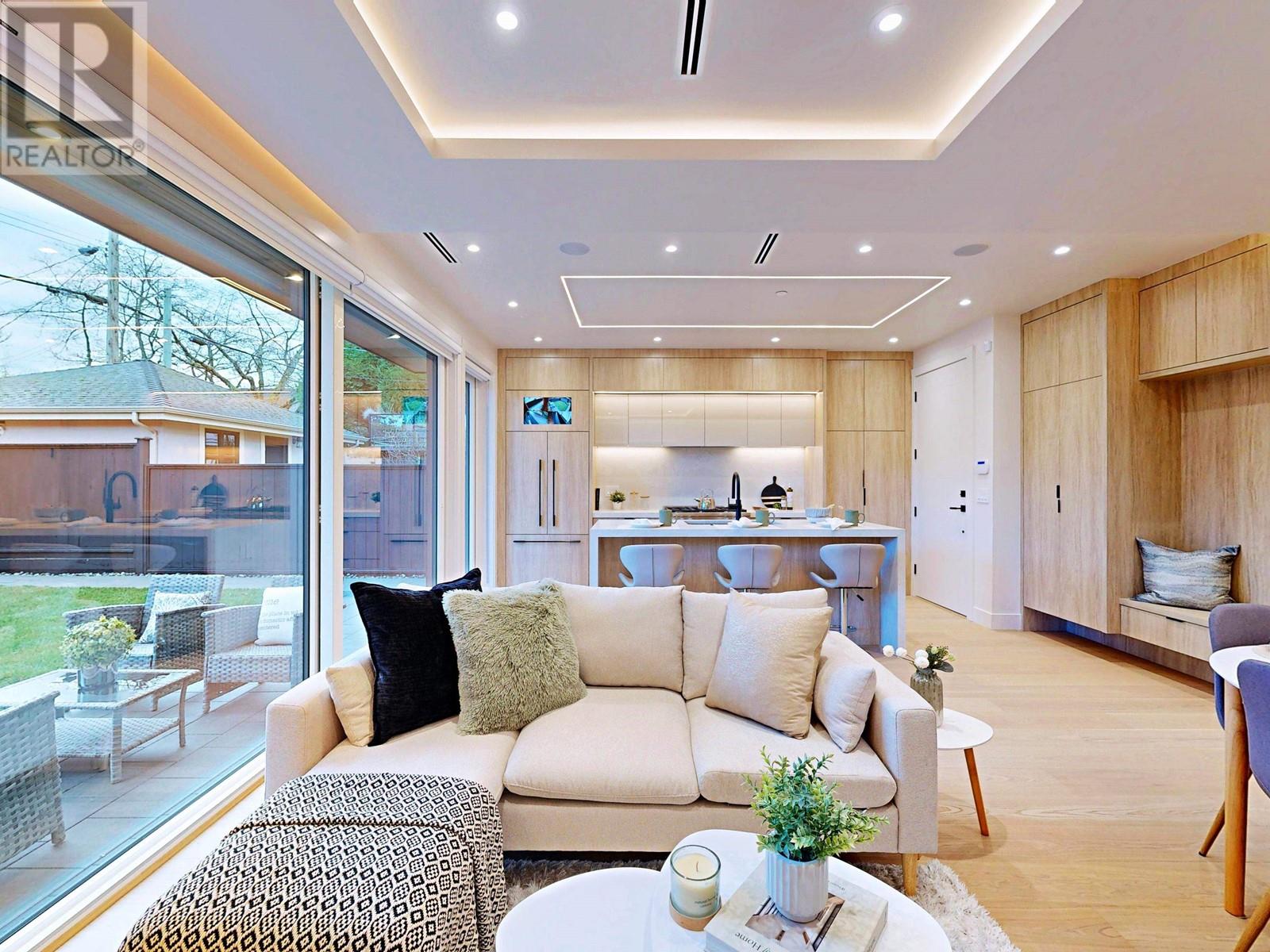 Listing Picture 12 of 40 : 2 3466 W 22ND AVENUE, Vancouver / 溫哥華 - 魯藝地產 Yvonne Lu Group - MLS Medallion Club Member