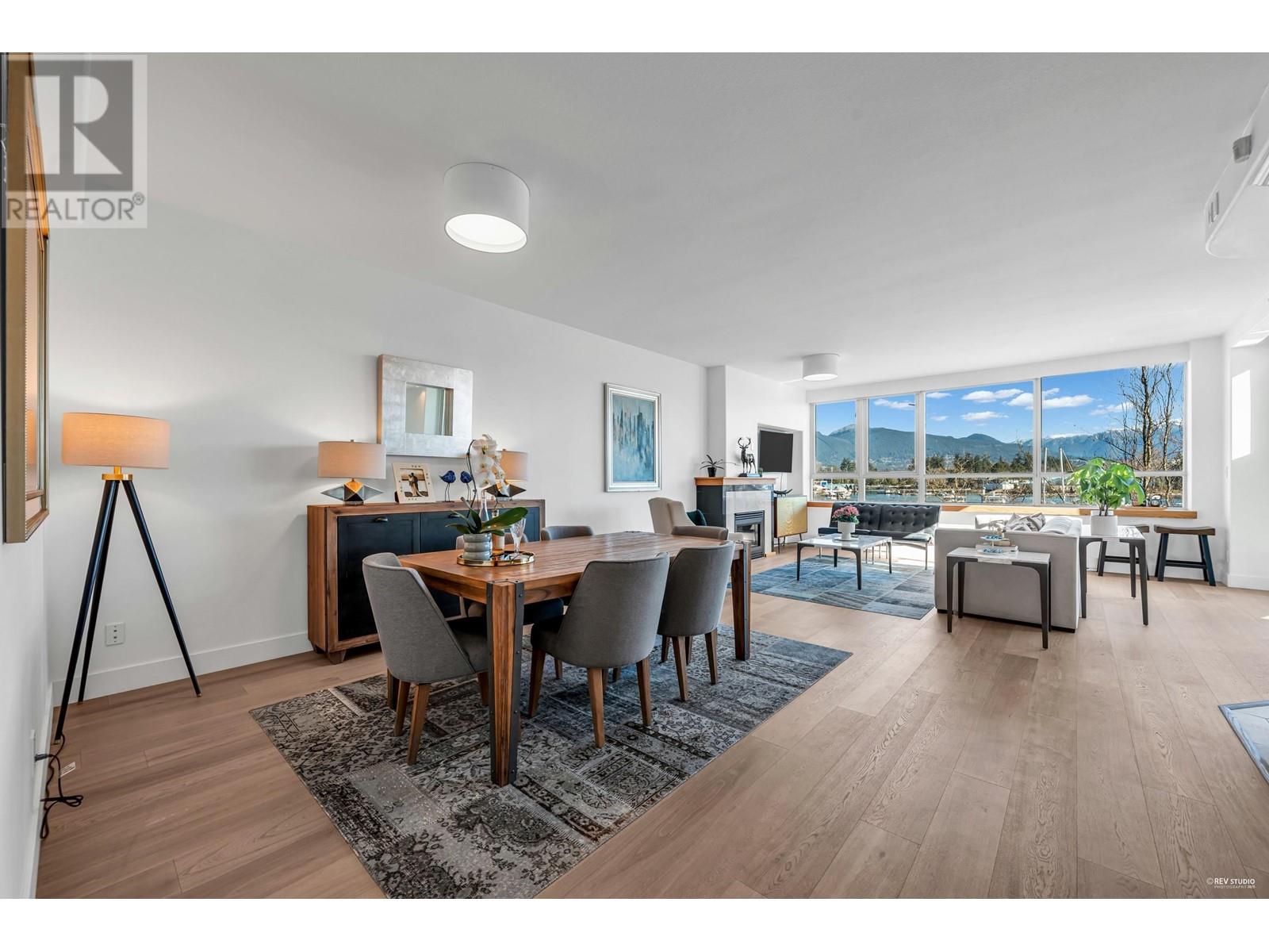 L302 1550 Coal Harbour Quay, Vancouver, British Columbia  V6G 3G1 - Photo 2 - R2954999