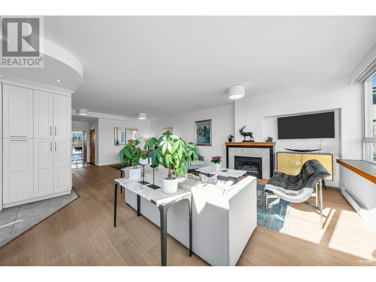 L302 1550 Coal Harbour Quay, Vancouver, British Columbia  V6G 3G1 - Photo 3 - R2954999