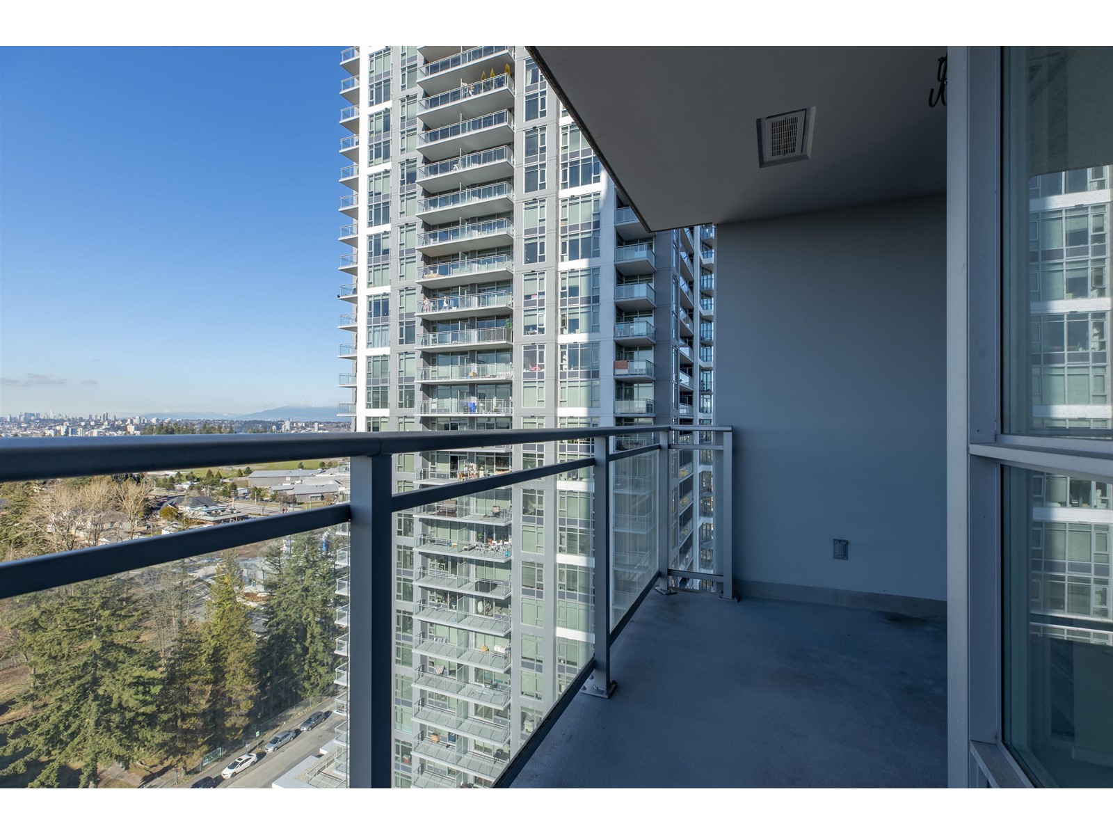 2215 13325 102a Avenue, Surrey, British Columbia  V3T 0J5 - Photo 23 - R2954227
