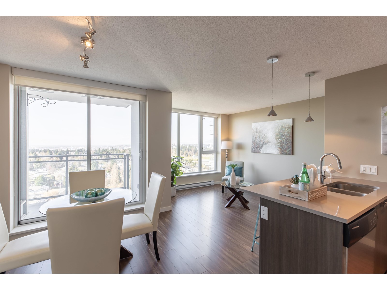 Property at 2215 13325 102A AVENUE image 3