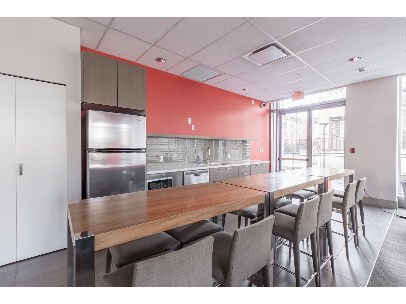 2215 13325 102a Avenue, Surrey, British Columbia  V3T 0J5 - Photo 32 - R2954227