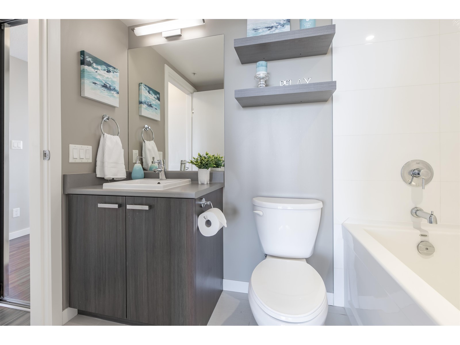 2215 13325 102a Avenue, Surrey, British Columbia  V3T 0J5 - Photo 19 - R2954227
