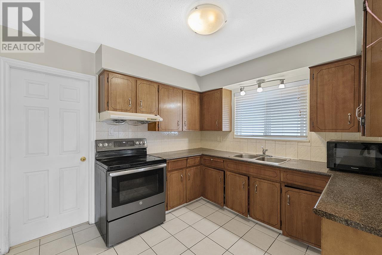5595 Dumfries Street, Vancouver, British Columbia  V5P 3A5 - Photo 7 - R2955069