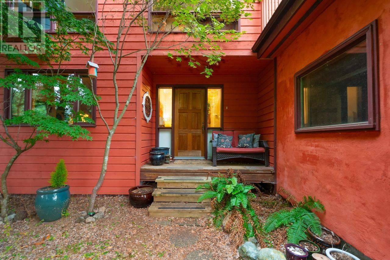 1581 Whitesails Drive, Bowen Island, British Columbia  V0N 1G2 - Photo 3 - R2955078