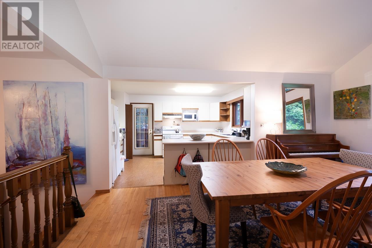 1581 Whitesails Drive, Bowen Island, British Columbia  V0N 1G2 - Photo 8 - R2955078