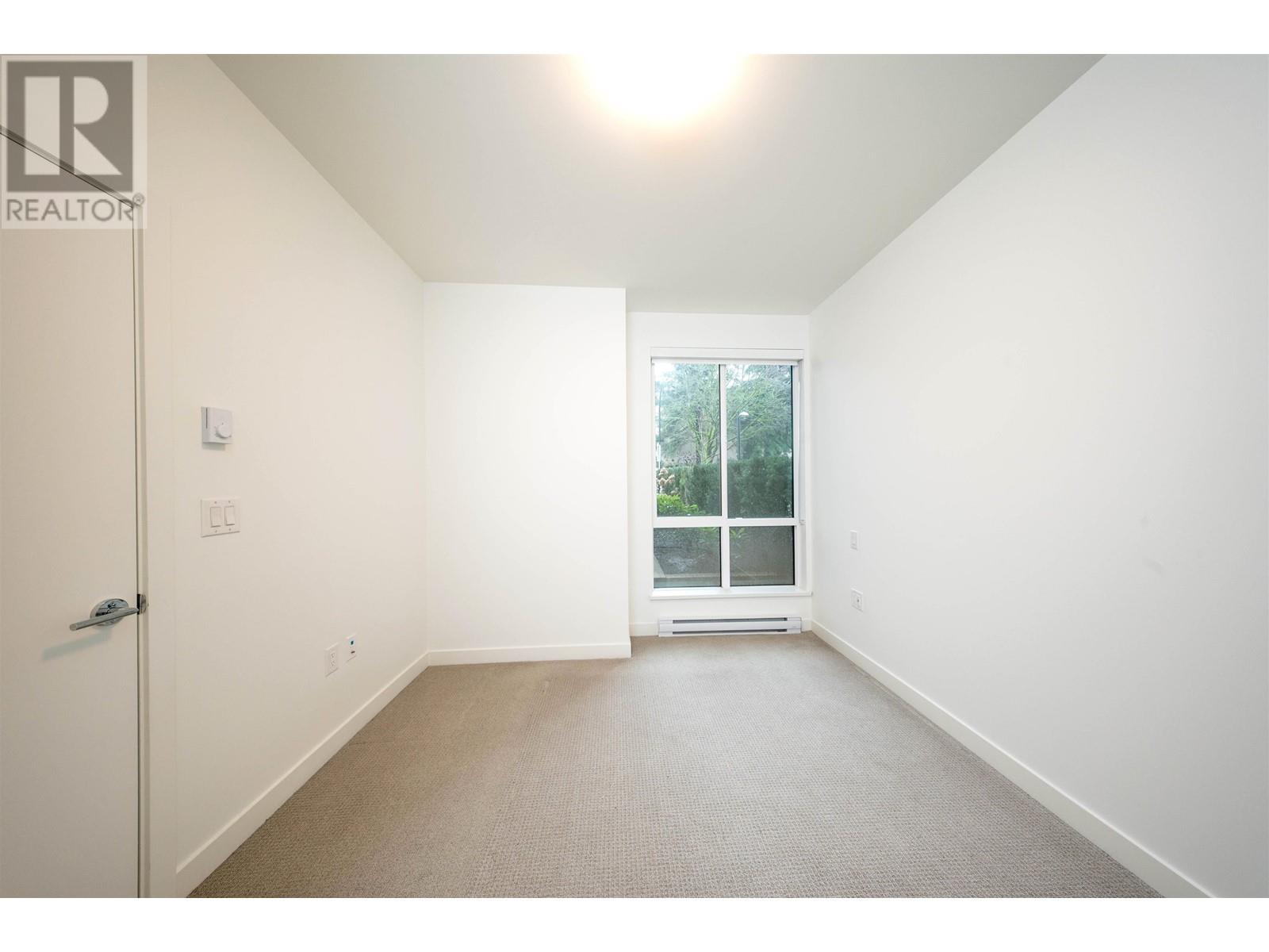 Listing Picture 7 of 16 : 108 7588 16TH STREET, Burnaby / 本拿比 - 魯藝地產 Yvonne Lu Group - MLS Medallion Club Member