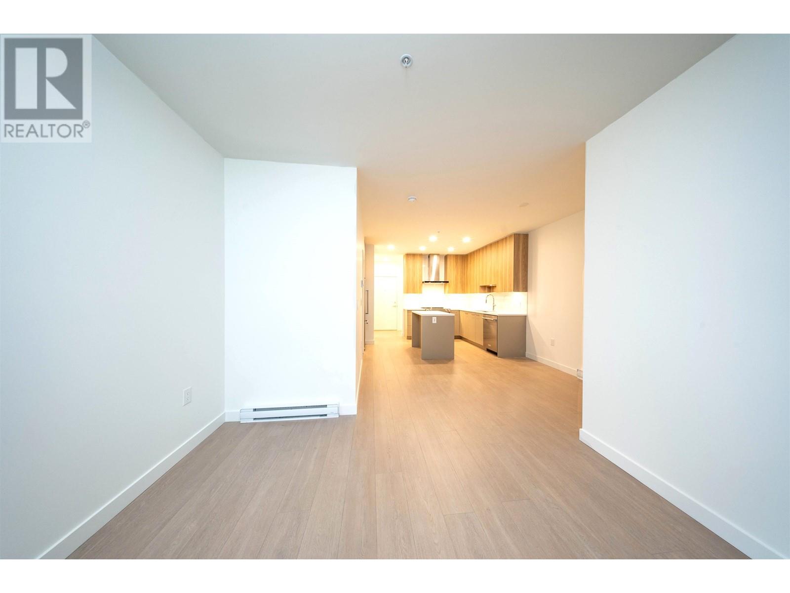 Listing Picture 4 of 16 : 108 7588 16TH STREET, Burnaby / 本拿比 - 魯藝地產 Yvonne Lu Group - MLS Medallion Club Member