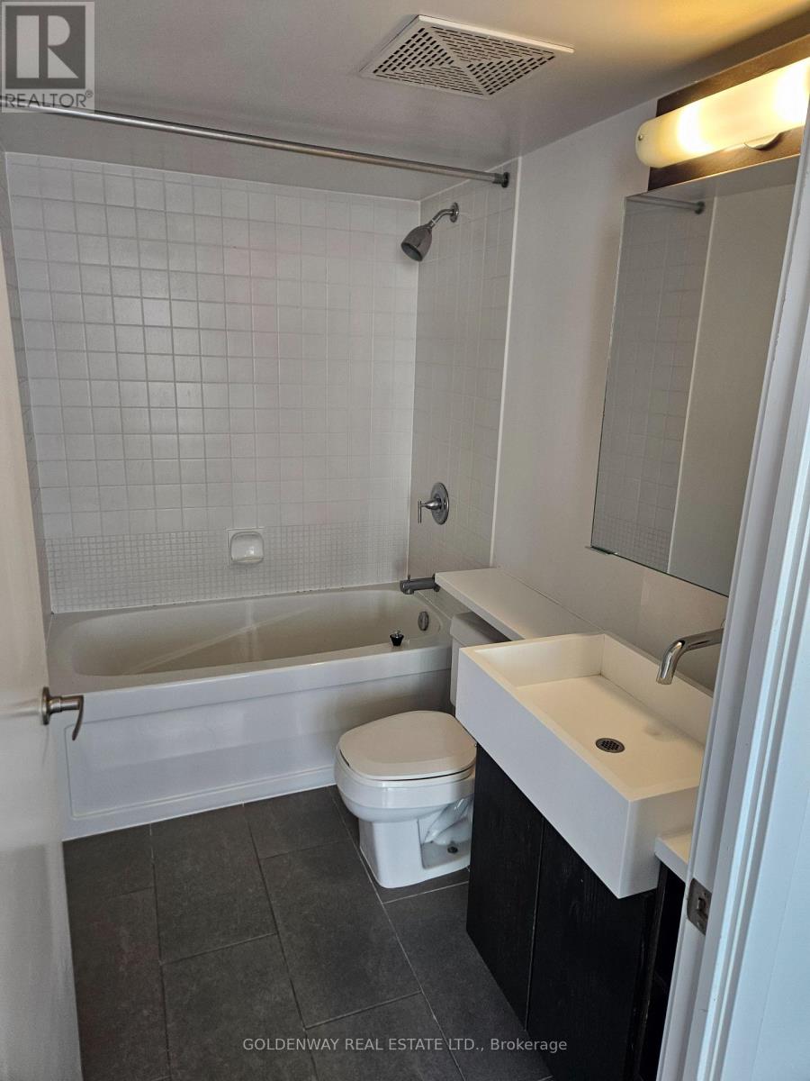 617 - 15 Brunel Court, Toronto, Ontario  M5V 3Y6 - Photo 8 - C11917474